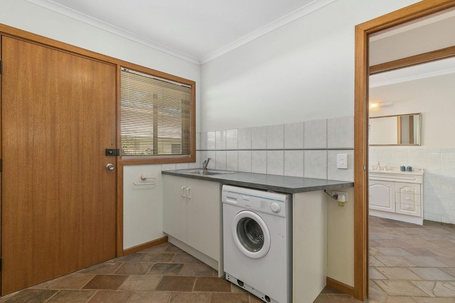 Peaceful Retreat - Surf Side Holiday home Inverloch